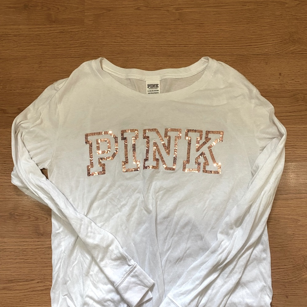 Long sleeve pink shirt with sequins